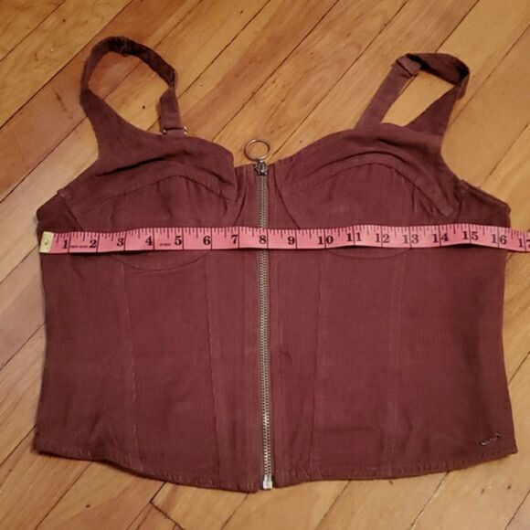NWOT Guess brown corduroy bustier crop top with front zipper. Stretch. L. Flaw! - Picture 9 of 9